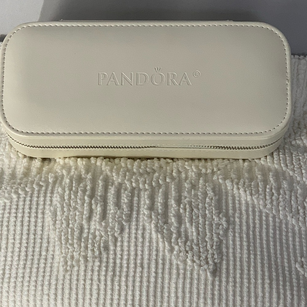 PANDORA bracelet and bead case